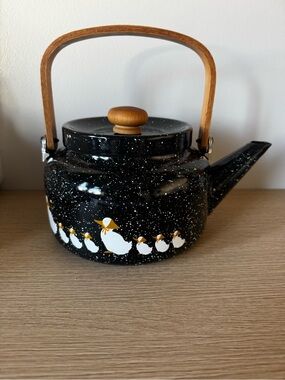 Black Speckled Kettle with Duckling Print and Wood Handles